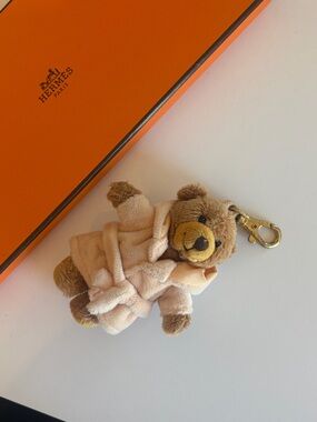 Ritz Paris bear keychain with bathrobe